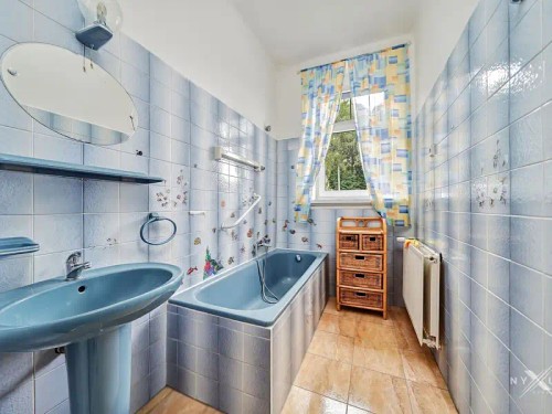 Prodej domu 932 m², pozemek 1353 m²