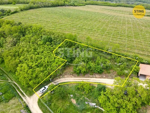 Prodej stavebního pozemku 1006 m²