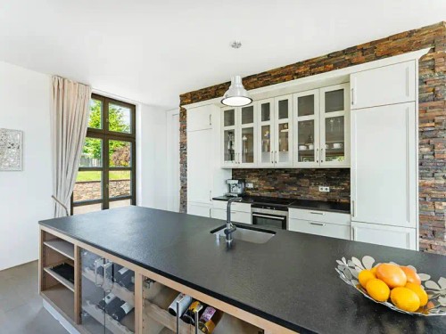 Prodej vily 299 m², pozemek 1366 m²