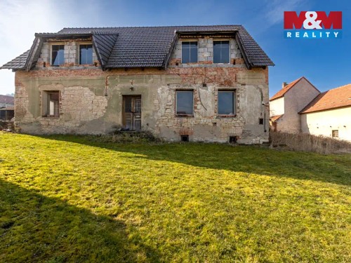 Prodej stavebního pozemku 2250 m²