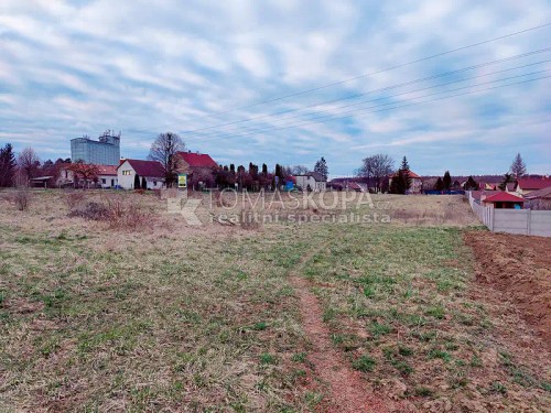Prodej stavebního pozemku 6994 m²
