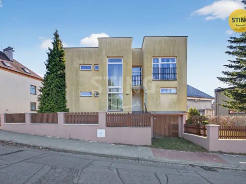 Prodej vily 292 m², pozemek 555 m²