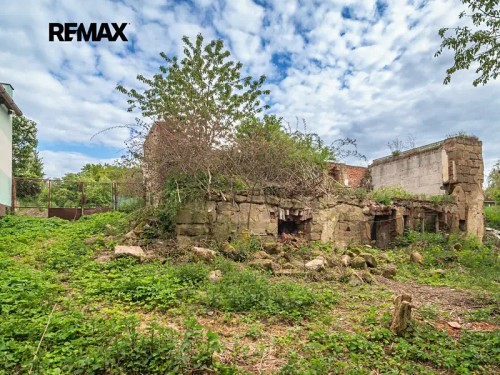 Prodej stavebního pozemku 2104 m²