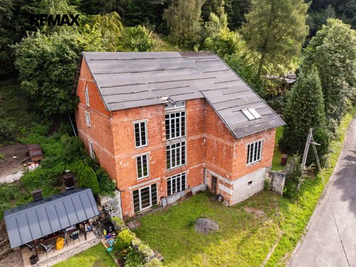 Prodej domu 533 m², pozemek 2105 m²