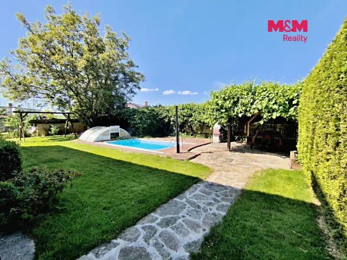 Prodej domu 303 m², pozemek 924 m²