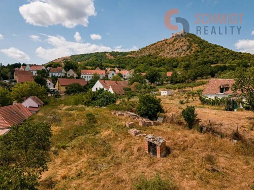 Prodej stavebního pozemku 1998 m²