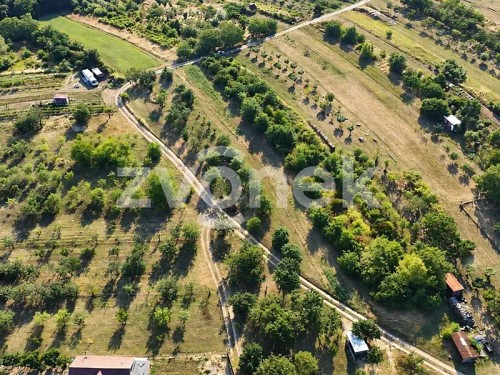 Prodej stavebního pozemku 2143 m²
