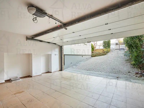 Prodej vily 354 m², pozemek 525 m²