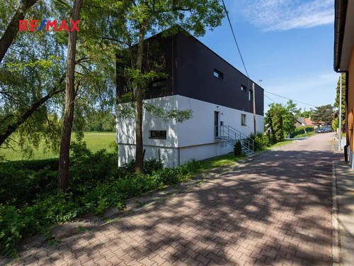 Prodej domu 330 m², pozemek 600 m²