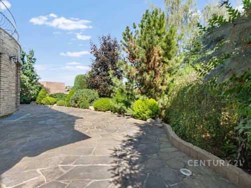 Prodej vily 425 m², pozemek 1675 m²