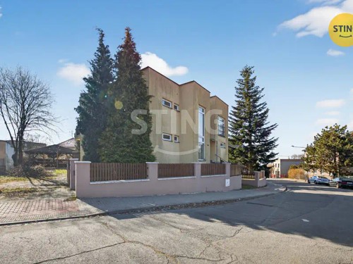 Prodej vily 292 m², pozemek 555 m²