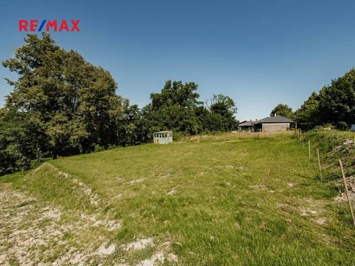 Prodej stavebního pozemku 1093 m²