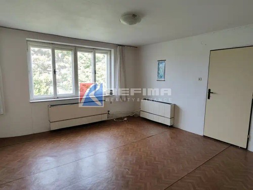 Prodej domu 243 m², pozemek 1001 m²
