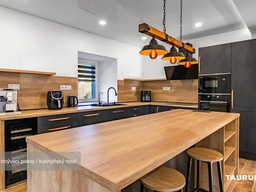 Prodej domu 366 m², pozemek 1448 m²