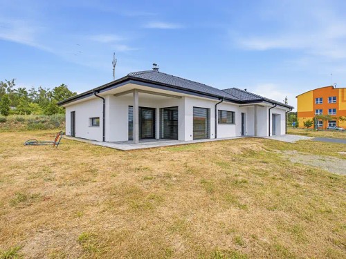 Prodej domu 202 m², pozemek 1229 m²
