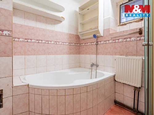 Prodej domu 350 m², pozemek 7949 m²