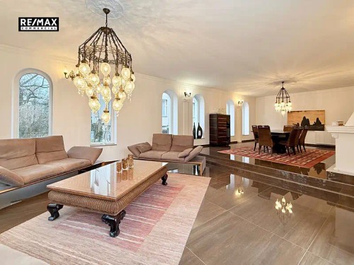 Prodej vily 355 m², pozemek 905 m²