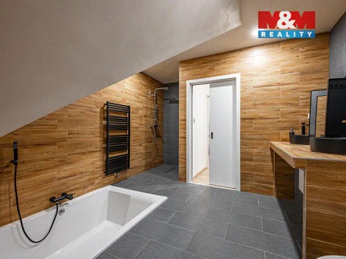 Prodej domu 217 m², pozemek 1439 m²