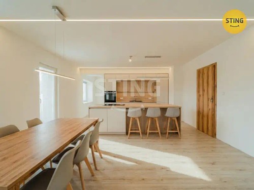 Prodej domu 215 m², pozemek 818 m²