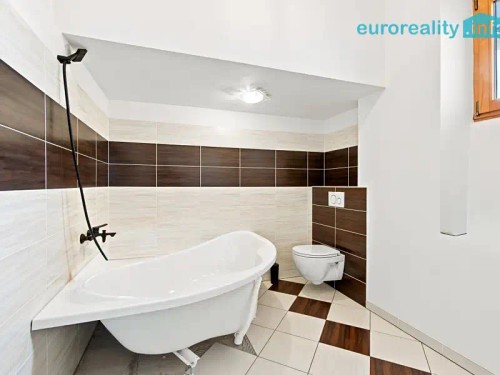 Prodej domu 213 m², pozemek 1424 m²