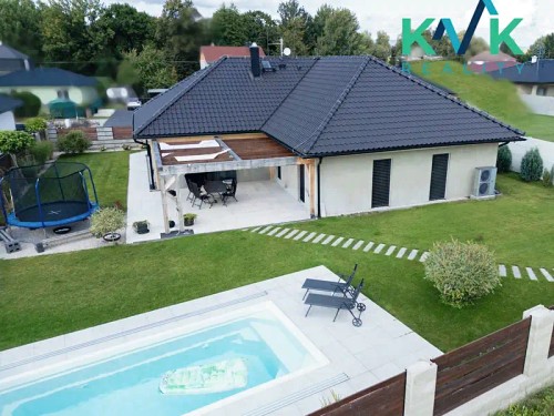 Prodej domu 228 m², pozemek 1069 m²