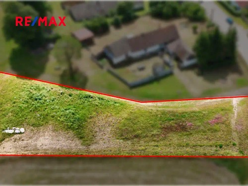 Prodej stavebního pozemku 1670 m²