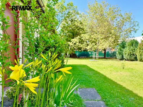 Prodej stavebního pozemku 922 m²