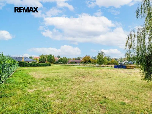 Prodej stavebního pozemku 1212 m²