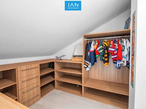 Prodej domu 385 m², pozemek 1560 m²