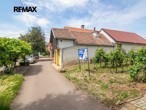 Prodej stavebního pozemku 1448 m²