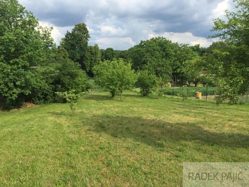 Prodej stavebního pozemku 1702 m²