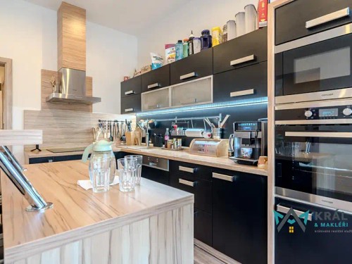 Prodej domu 520 m², pozemek 1529 m²