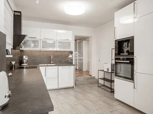 Prodej domu 480 m², pozemek 1454 m²
