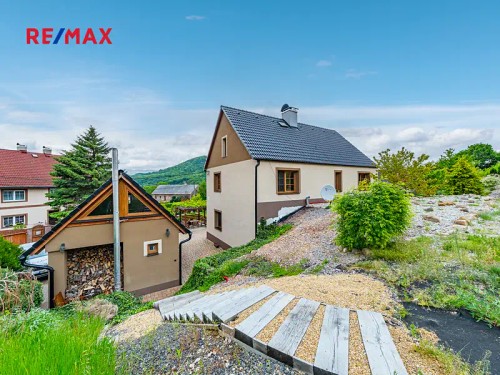 Prodaná  chata 200 m², pozemek 1966 m²