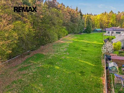 Prodej stavebního pozemku 2112 m²