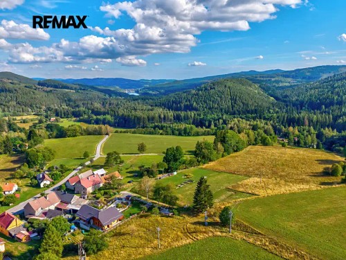 Prodej stavebního pozemku 2100 m²