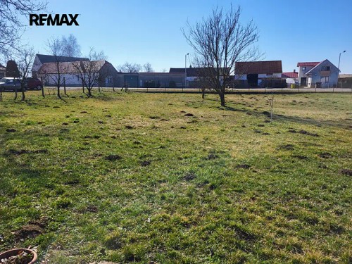 Prodej stavebního pozemku 2100 m²
