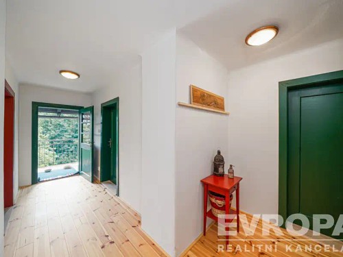Prodej domu 242 m², pozemek 29596 m²