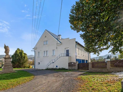 Prodej domu 900 m², pozemek 2785 m²