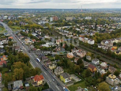 Prodej vily 244 m², pozemek 738 m²