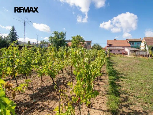 Prodej stavebního pozemku 1623 m²