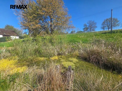 Prodej stavebního pozemku 1696 m²