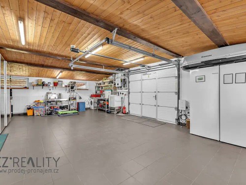 Prodej domu 280 m², pozemek 35798 m²