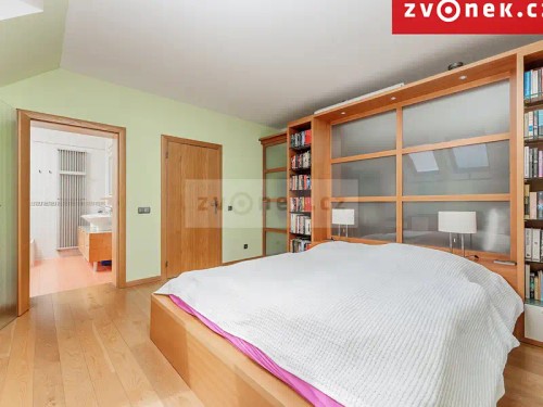 Prodej vily 540 m², pozemek 1700 m²