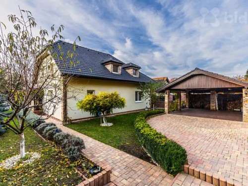 Prodej domu 283 m², pozemek 800 m²