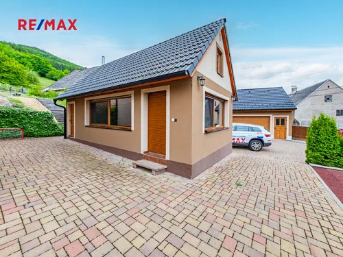 Prodaná  chata 200 m², pozemek 1966 m²