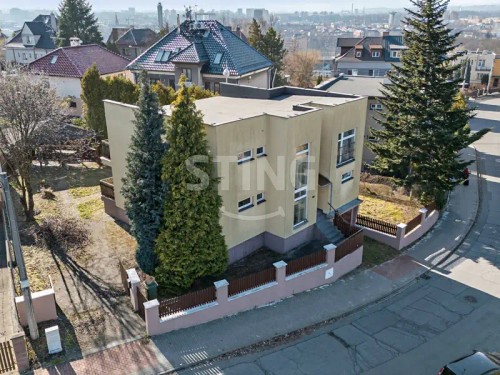 Prodej vily 292 m², pozemek 555 m²