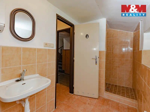 Prodej domu 386 m², pozemek 1335 m²