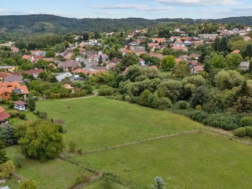 Prodej stavebního pozemku 1042 m²