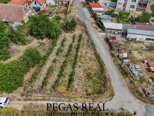 Prodej stavebního pozemku 684 m²